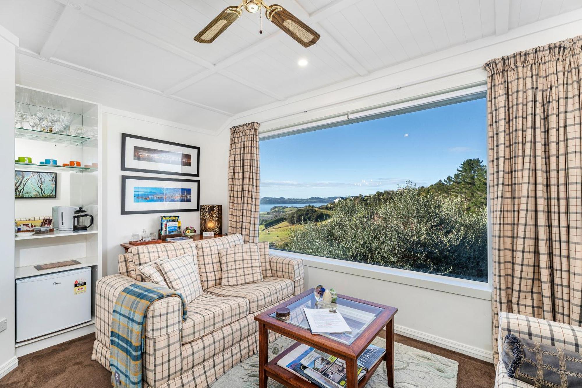 Bayview Valley Lodge Bed & Breakfast Whitianga Exterior foto